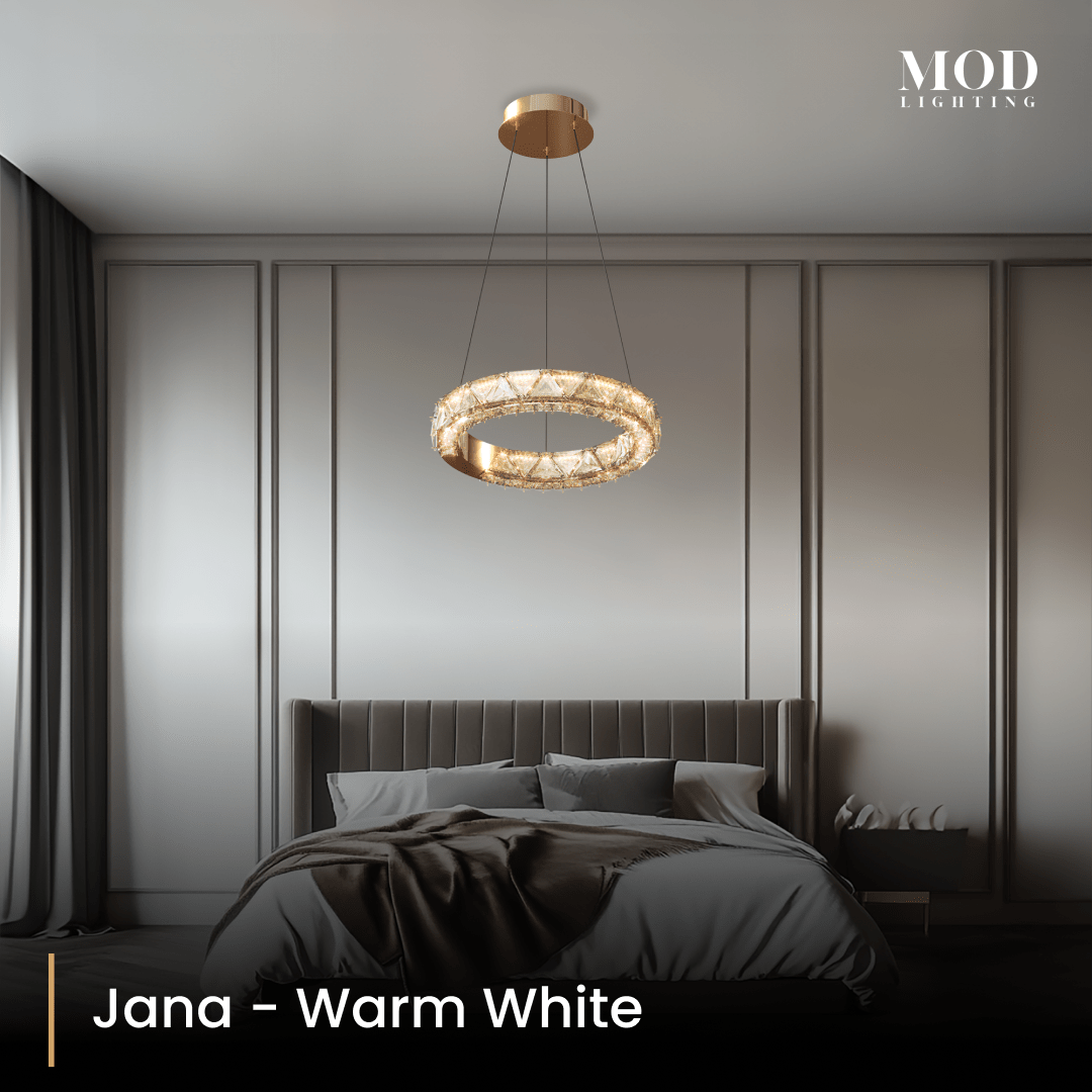 nowoczesny żyrandol z kryształem i wykończeniem rose‑gold